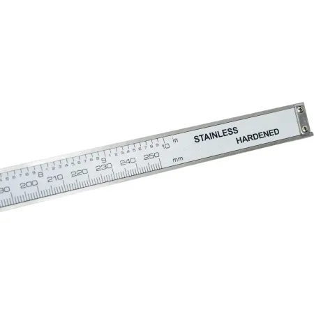 Цифровой штангенциркуль Gigant GSMI-250
