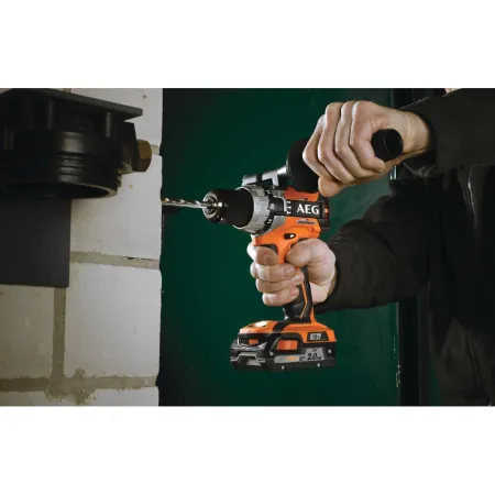 Ударная бесщеточная дрель-шуруповерт BSB18C2BL-0 AEG