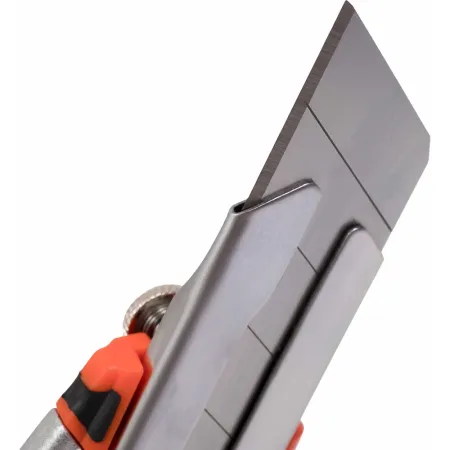 Строительный нож Gigant 629