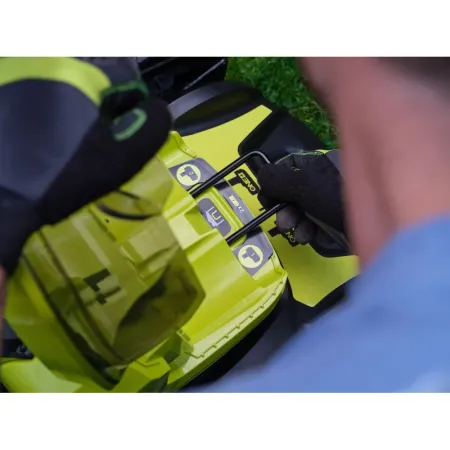 Аккумуляторная бесщеточная газонокосилка RY18LMX46A-250 Ryobi