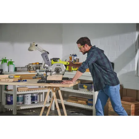Аккумуляторная торцовочно-усовочная пила ONE+ R18MS216-0 Ryobi