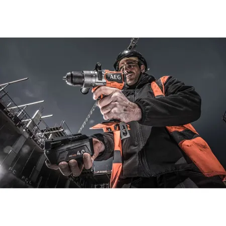 Ударная бесщеточная аккумуляторная дрель-шуруповерт BSB18C3BL-402C AEG